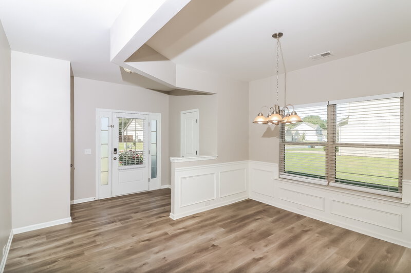2,275/Mo, 26 Robin Rd Adairsville, GA 30103 Dining Room View