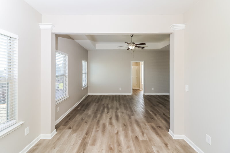 2,275/Mo, 26 Robin Rd Adairsville, GA 30103 Main Bedroom View 2
