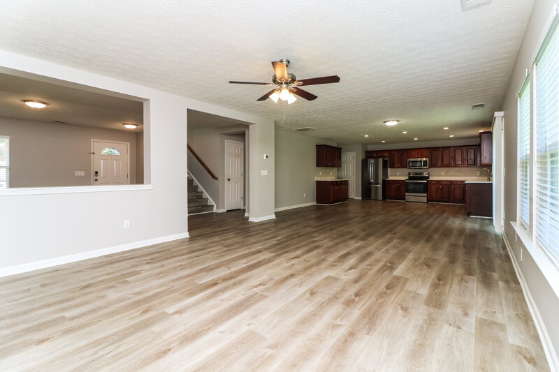 2,440/Mo, 495 Branch Valley Dr Dallas, GA 30132 Living Room View 2