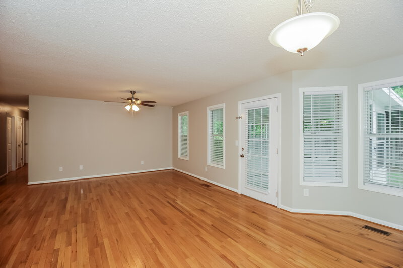 2,520/Mo, 426 Ivy Crest Dr Dallas, GA 30157 Living Room View 2