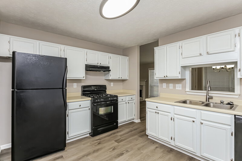 1,940/Mo, 275 Paris Dr Lawrenceville, GA 30043 Kitchen View