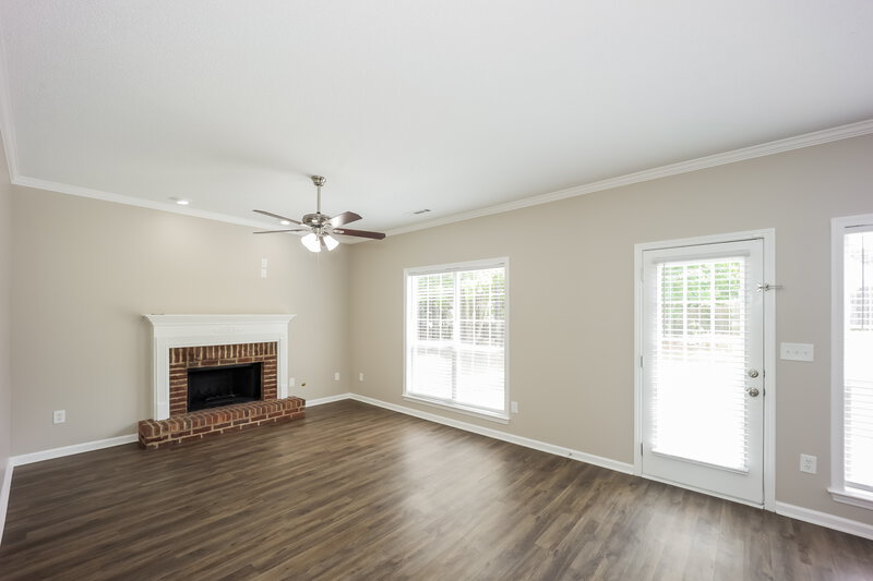 3,710/Mo, 15 Quarry Ln Newnan, GA 30265 Family Room View 2