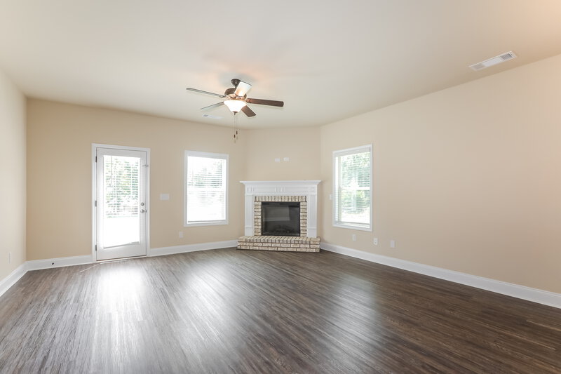 3,330/Mo, 2301 Church St Hampton, GA 30228 Living Room View