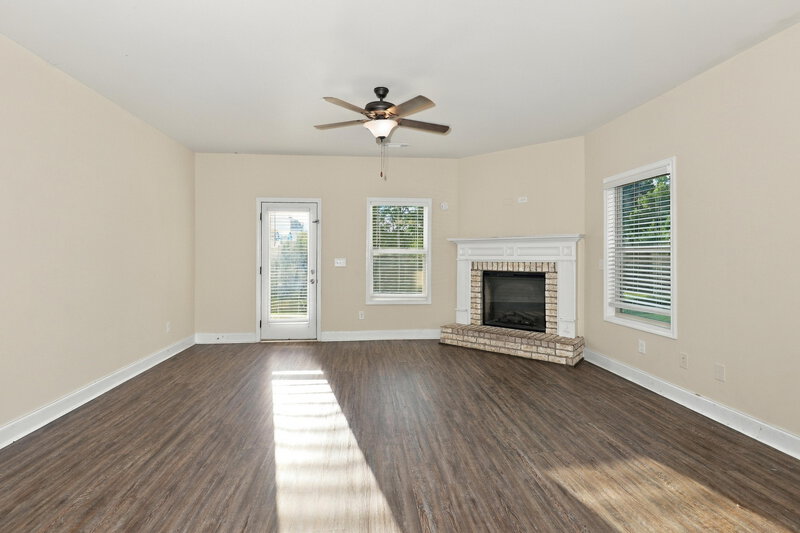2,400/Mo, 2301 Church St Hampton, GA 30228 Living Room View