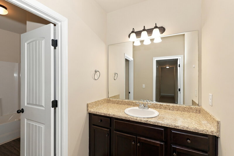 2,400/Mo, 2301 Church St Hampton, GA 30228 Bathroom View 2