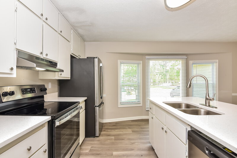 1,830/Mo, 3005 Ashly Woods Ct Snellville, GA 30078 Kitchen View 2