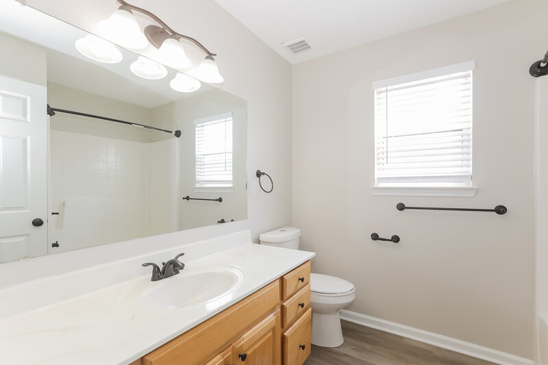 3,430/Mo, 602 Applegate Ln Stockbridge, GA 30281 Main Bathroom View