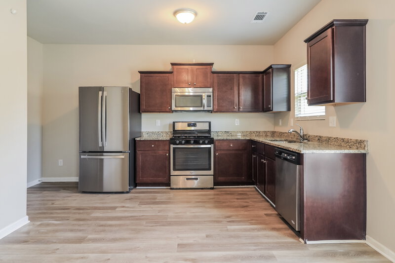 1,925/Mo, 104 Aberdeen Way Dallas, GA 30132 Kitchen View