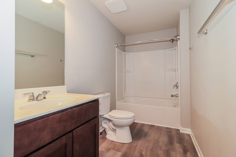 1,925/Mo, 104 Aberdeen Way Dallas, GA 30132 Bathroom View