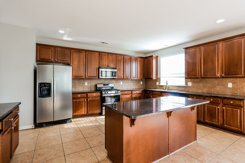 2,680/Mo, 2653 Waterdale Rd SW Atlanta, GA 30331 Kitchen View 2