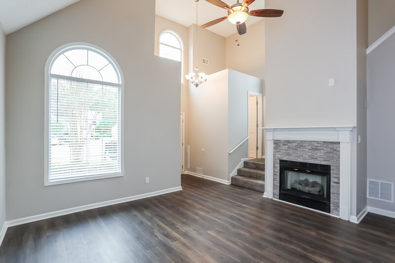 2,490/Mo, 107 Braelinn Creek Path Peachtree City, GA 30269 Living Room View 2