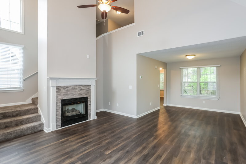 2,490/Mo, 107 Braelinn Creek Path Peachtree City, GA 30269 Living Room View 3