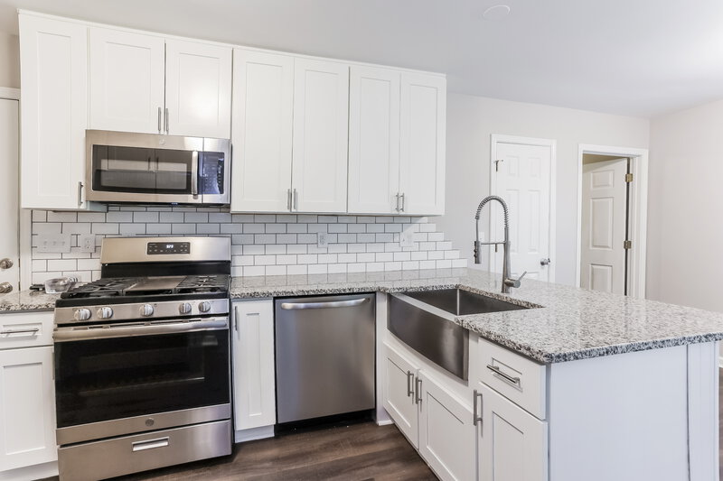 2,490/Mo, 107 Braelinn Creek Path Peachtree City, GA 30269 Kitchen View