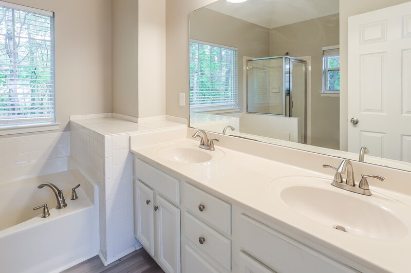 2,490/Mo, 107 Braelinn Creek Path Peachtree City, GA 30269 Main Bathroom View