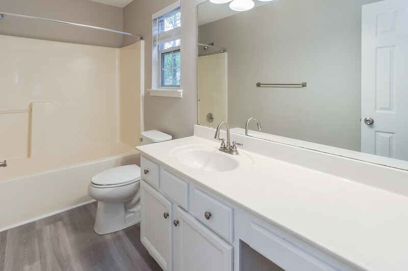 2,490/Mo, 107 Braelinn Creek Path Peachtree City, GA 30269 Bathroom View