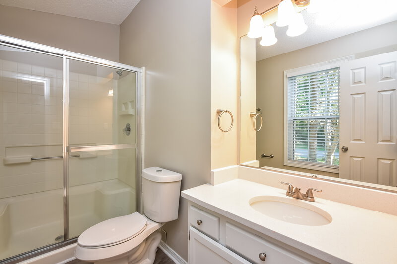 1,745/Mo, 1080 Crystal Springs Trl Hampton, GA 30228 Main Bathroom View