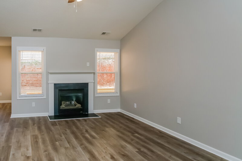 2,950/Mo, 225 Comet Ct Dallas, GA 30157 Living Room View