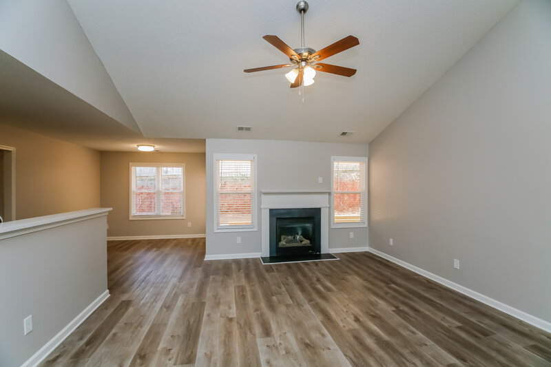 2,950/Mo, 225 Comet Ct Dallas, GA 30157 Living Room View 2
