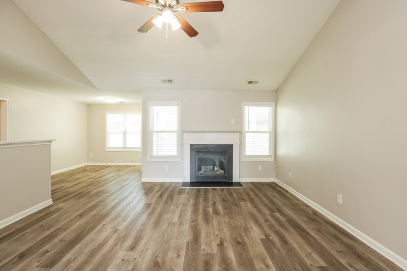 2,060/Mo, 225 Comet Ct Dallas, GA 30157 Living Room View 2