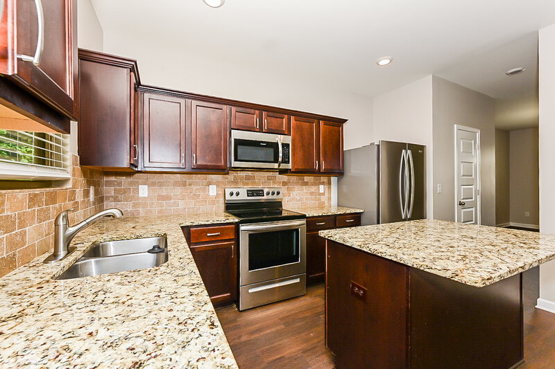 2,010/Mo, 1335 Elmstead Pl Unit 1021 Locust Grove, GA 30248 Kitchen View 2