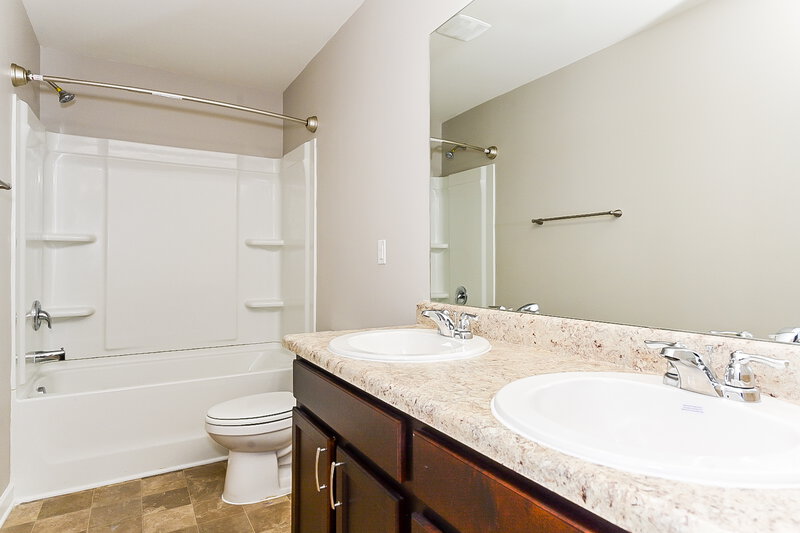 2,010/Mo, 1335 Elmstead Pl Unit 1021 Locust Grove, GA 30248 Bathroom View