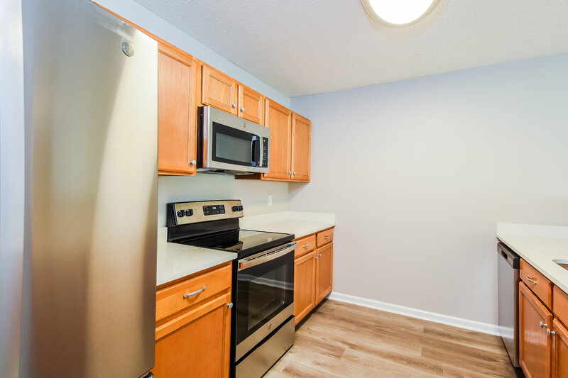 2,840/Mo, 1044 Navaho Trl Monroe, GA 30655 Kitchen View 2