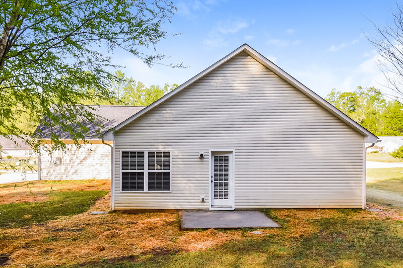 2,840/Mo, 1044 Navaho Trl Monroe, GA 30655 Rear View