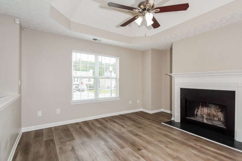 2,170/Mo, 23 Dewey Dr Adairsville, GA 30103 Living Room View 3