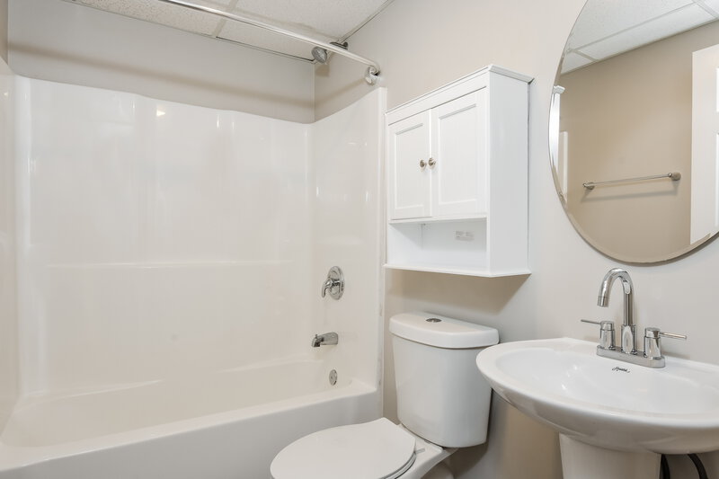 2,170/Mo, 23 Dewey Dr Adairsville, GA 30103 Bathroom View 2