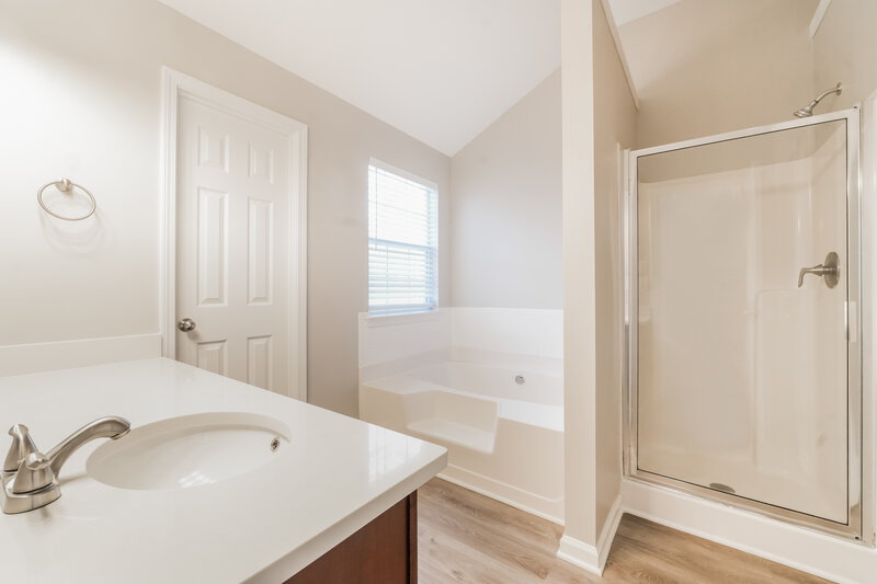 2,175/Mo, 406 Hidden Creek Ct Canton, GA 30114 Main Bathroom View