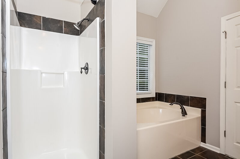 1,685/Mo, 200 Kings Cv Locust Grove, GA 30248 Bathroom View 2