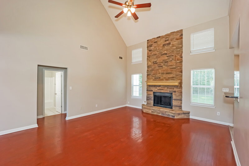 2,305/Mo, 10 Mosswood Trl Newnan, GA 30265 Living Room View