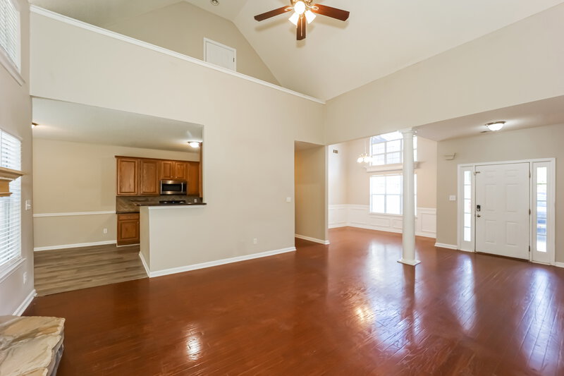 2,305/Mo, 10 Mosswood Trl Newnan, GA 30265 Living Room View 2
