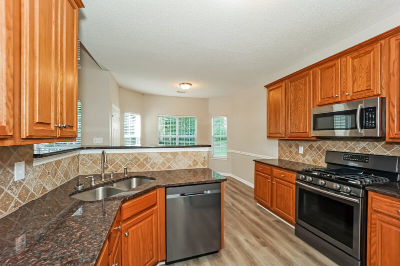 2,305/Mo, 10 Mosswood Trl Newnan, GA 30265 Kitchen View