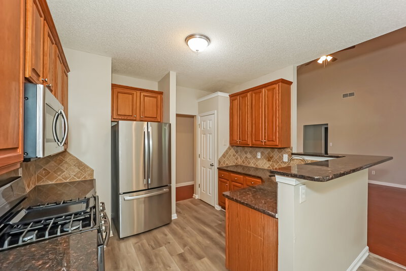 2,305/Mo, 10 Mosswood Trl Newnan, GA 30265 Kitchen View 2