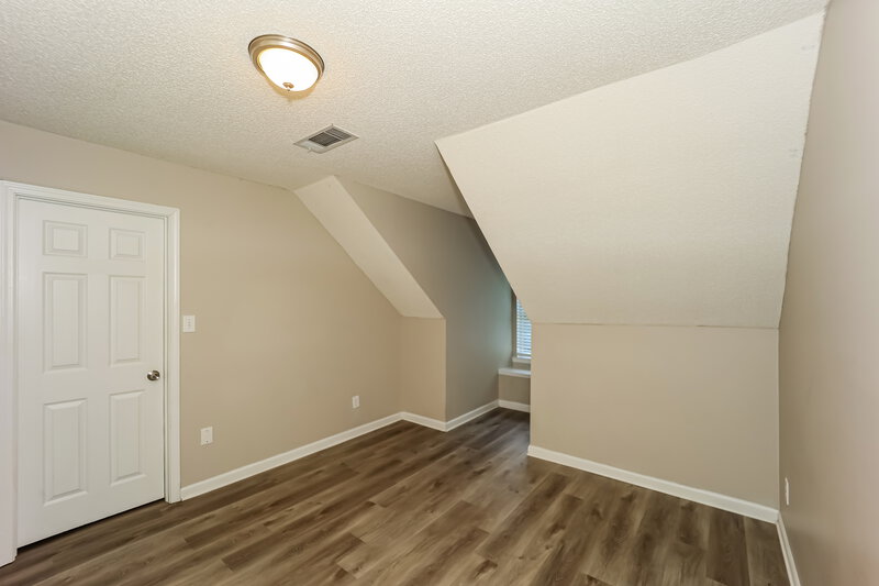 2,305/Mo, 10 Mosswood Trl Newnan, GA 30265 Loft View