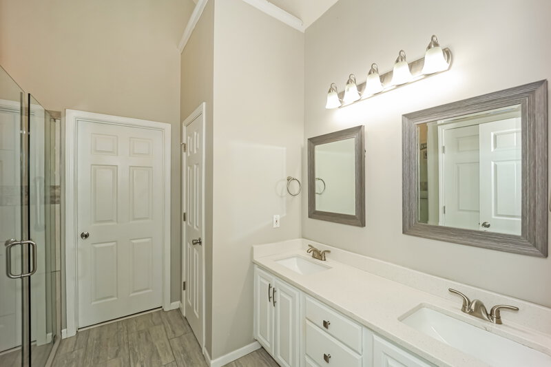2,305/Mo, 10 Mosswood Trl Newnan, GA 30265 Main Bathroom View