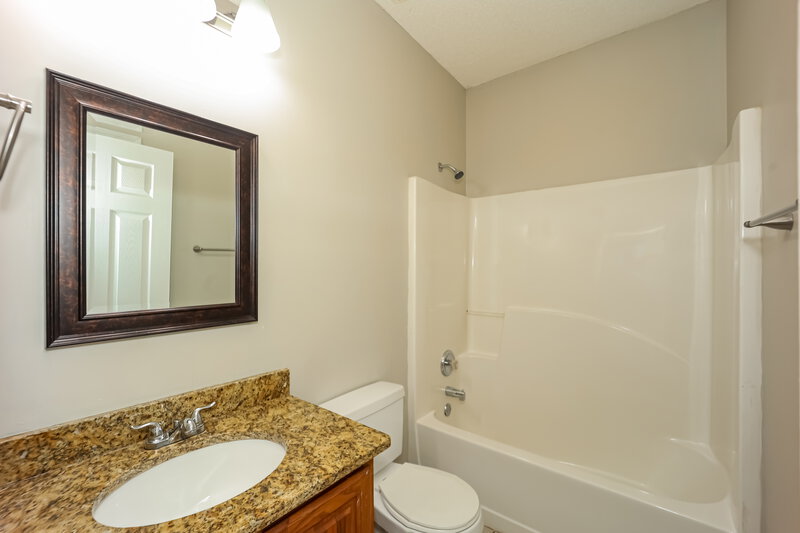 2,305/Mo, 10 Mosswood Trl Newnan, GA 30265 Bathroom View