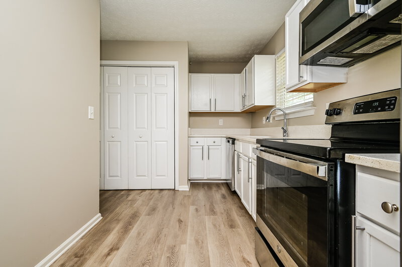 2,175/Mo, 2941 Partin Pl Ellenwood, GA 30294 Kitchen View