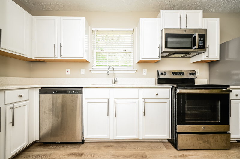 2,175/Mo, 2941 Partin Pl Ellenwood, GA 30294 Kitchen View 2
