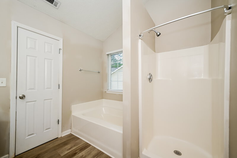 2,175/Mo, 2941 Partin Pl Ellenwood, GA 30294 Main Bathroom View 2