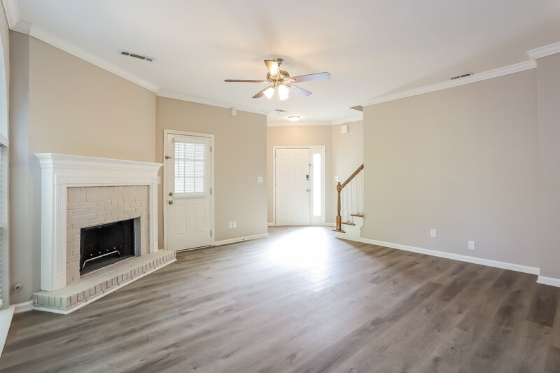 2,090/Mo, 724 S Fairfield Dr Peachtree City, GA 30269 Living Room View