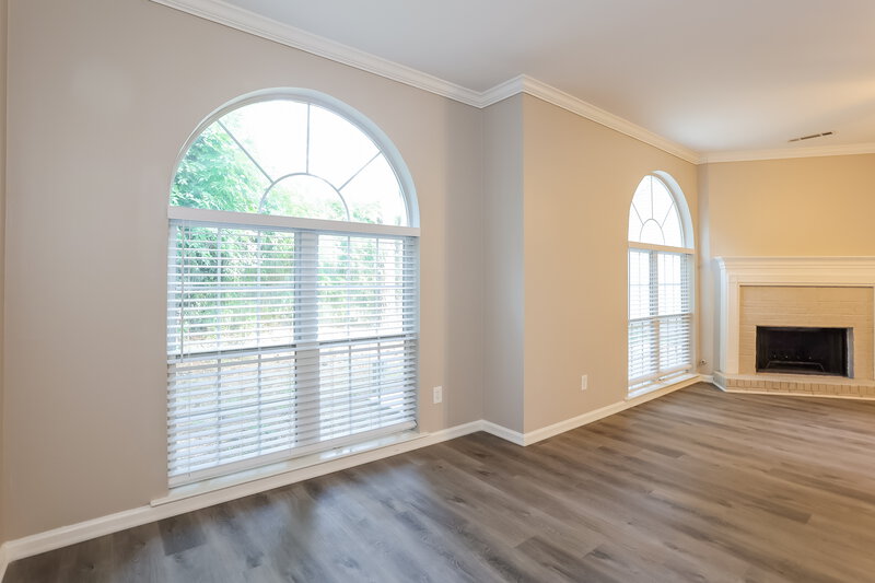 2,090/Mo, 724 S Fairfield Dr Peachtree City, GA 30269 Living Room View 2