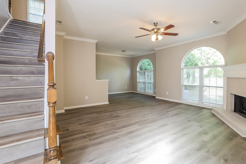 2,090/Mo, 724 S Fairfield Dr Peachtree City, GA 30269 Living Room View 3