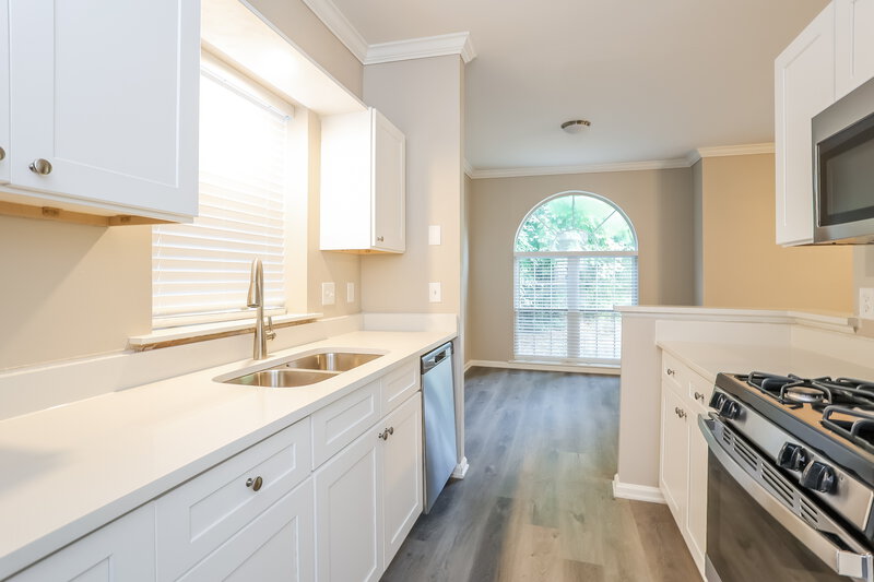 2,090/Mo, 724 S Fairfield Dr Peachtree City, GA 30269 Kitchen View 2