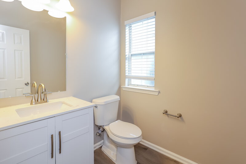 2,090/Mo, 724 S Fairfield Dr Peachtree City, GA 30269 Bathroom View