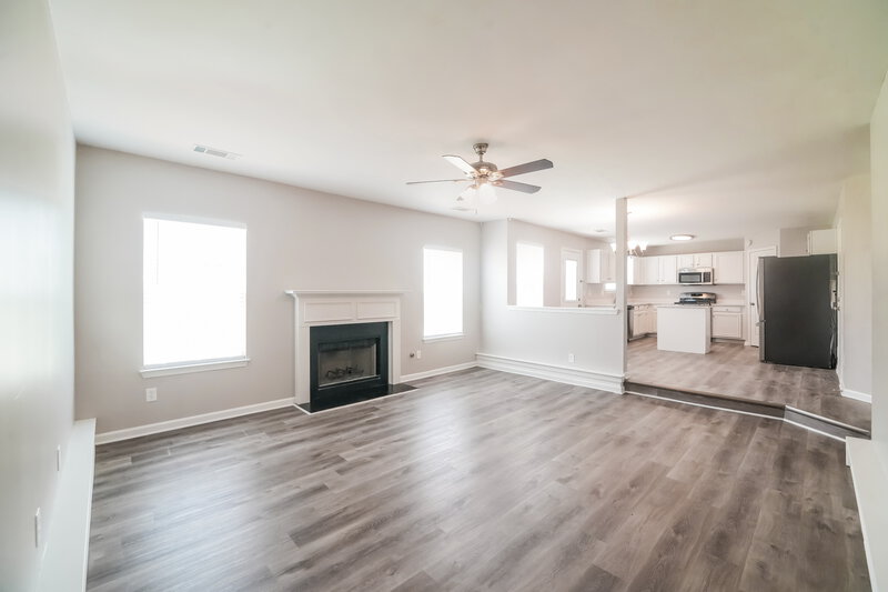 2,520/Mo, 4429 Estate St South Fulton, GA 30349 Living Room View