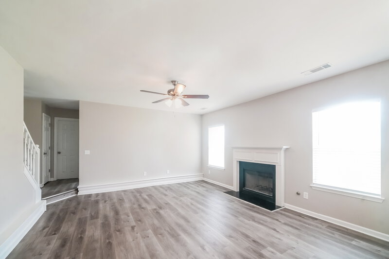 2,520/Mo, 4429 Estate St South Fulton, GA 30349 Living Room View 2