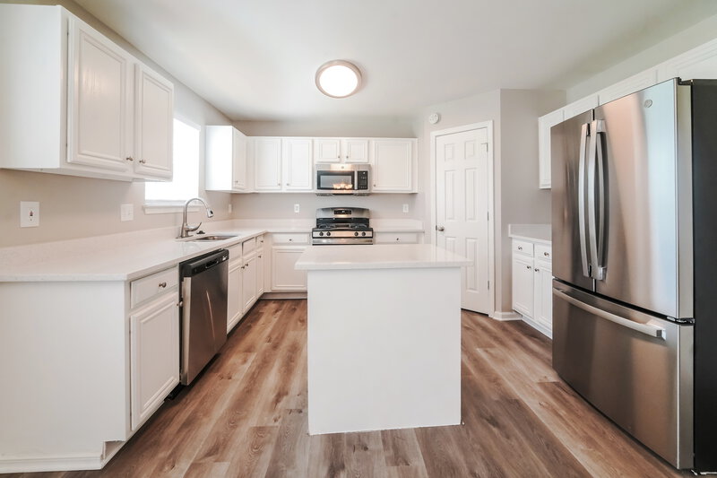 2,520/Mo, 4429 Estate St South Fulton, GA 30349 Kitchen View