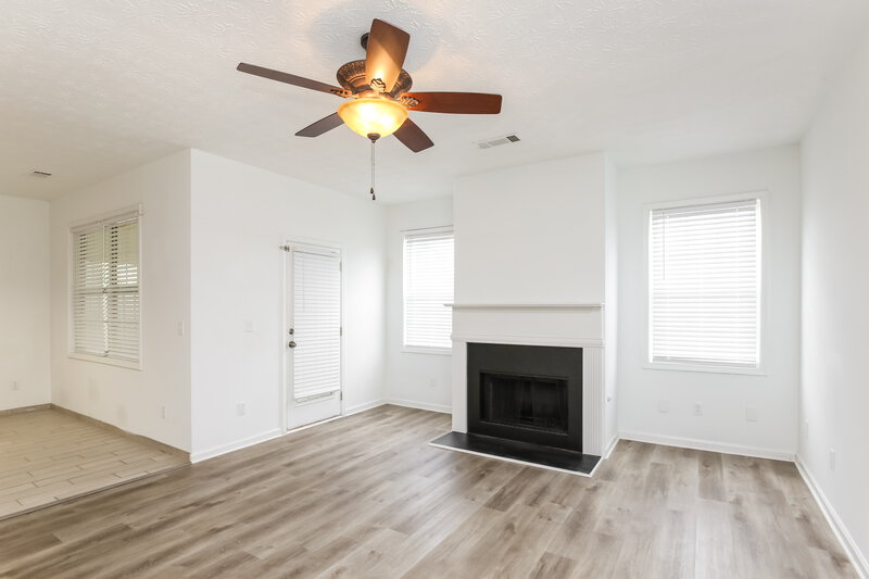 2,080/Mo, 610 Clairidge Ln Lawrenceville, GA 30046 Living Room View